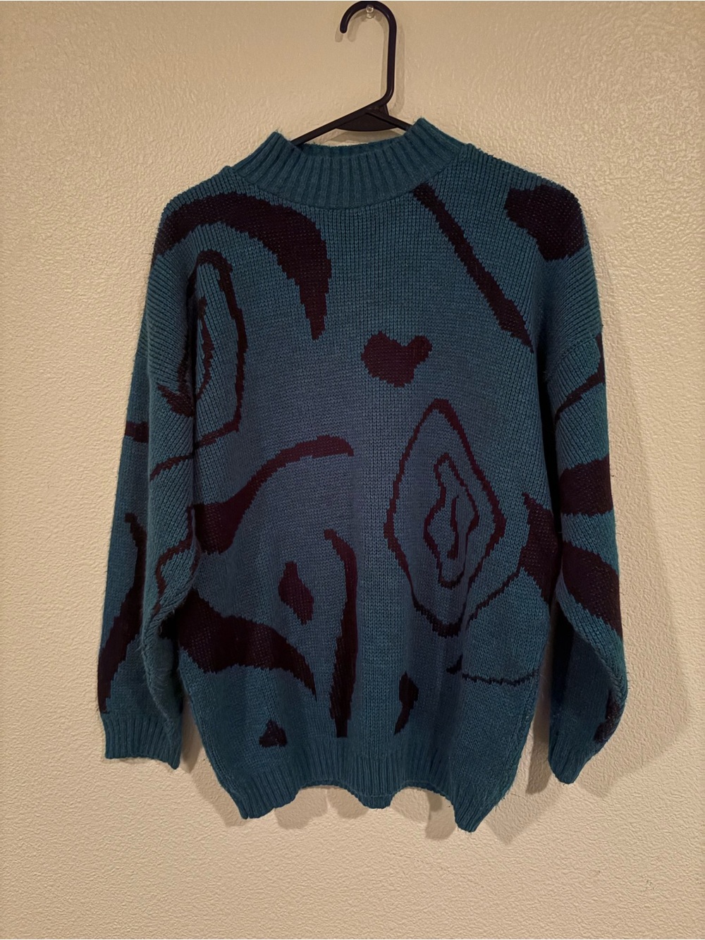 Santa Cruz Skateboards Teal & Black Abstract Pattern Crewneck Sweater